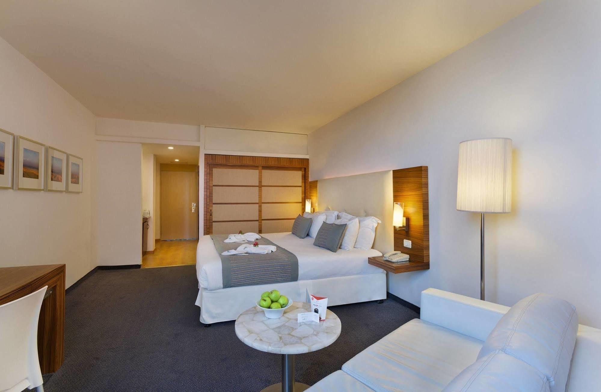 Hotel Oasis Club Dead Sea - 18 Years Ein Bokek